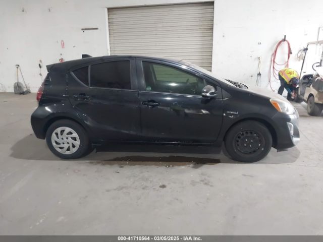 JTDKDTB33G1121860 Toyota Prius C Two