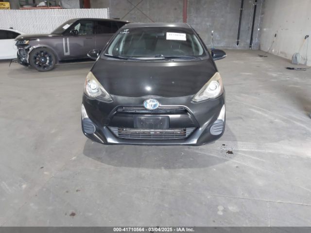 JTDKDTB33G1121860 Toyota Prius C Two