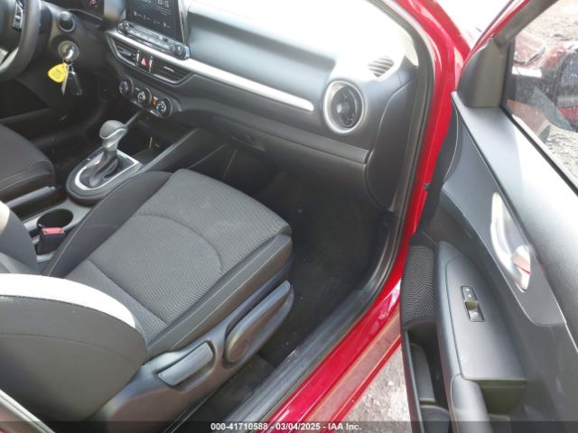 3KPF24AD3NE490610 KIA Forte Lxs