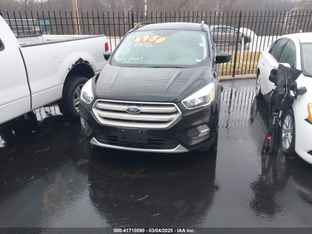 1FMCU9GD8JUC40806 Ford ESCAPE SE