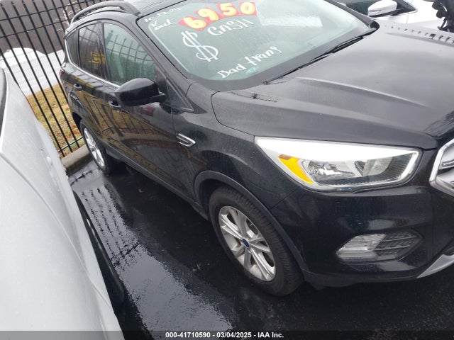 1FMCU9GD8JUC40806 Ford ESCAPE SE