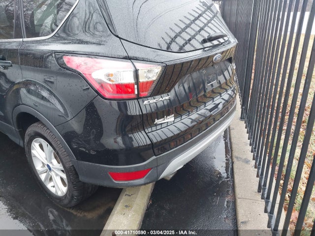 1FMCU9GD8JUC40806 Ford ESCAPE SE