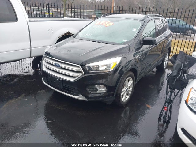 1FMCU9GD8JUC40806 Ford ESCAPE SE