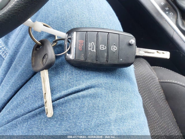 KNDPMCAC3L7828519 KIA Sportage Lx