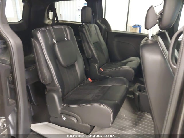 2C4RDGCG1JR251176 Dodge Grand Caravan Sxt