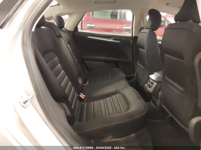 3FA6P0H76FR173527 Ford FUSION SE