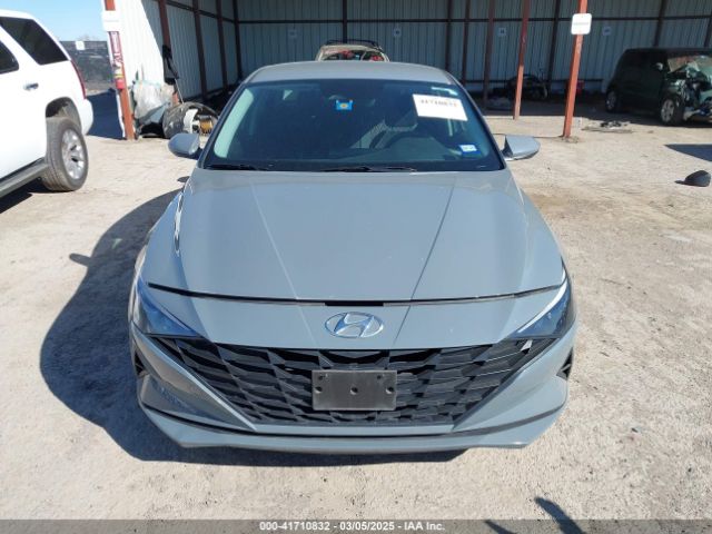 KMHLM4AJ7NU029118 Hyundai Elantra Hybrid Blue