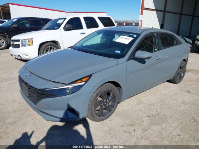 KMHLM4AJ7NU029118 Hyundai Elantra Hybrid Blue