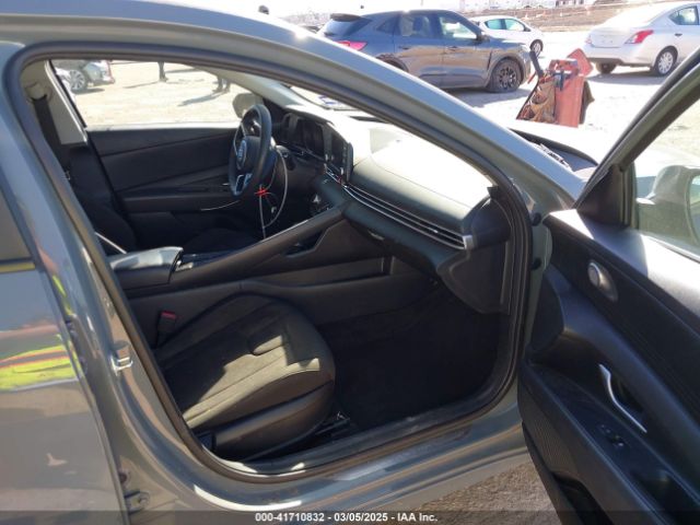 KMHLM4AJ7NU029118 Hyundai Elantra Hybrid Blue