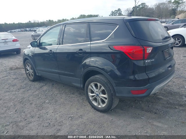 Ford ESCAPE SE 2019 1FMCU9GD7KUB68806 Image 3