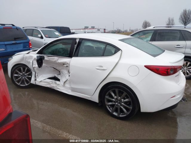3MZBN1V3XJM256788 Mazda Mazda3 Touring