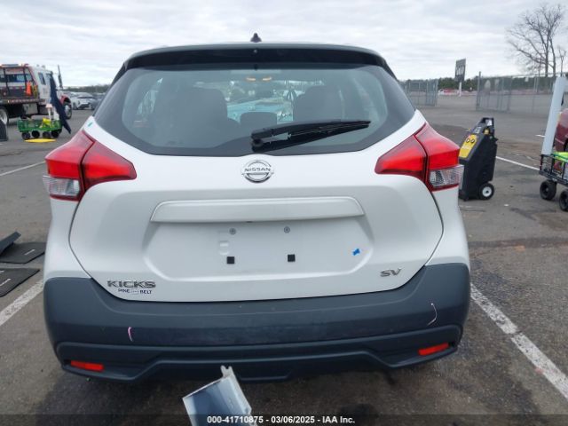 3N1CP5CU0JL510389 Nissan KICKS SV