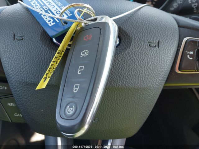 1FMCU0JD0HUC90100 Ford Escape Titanium