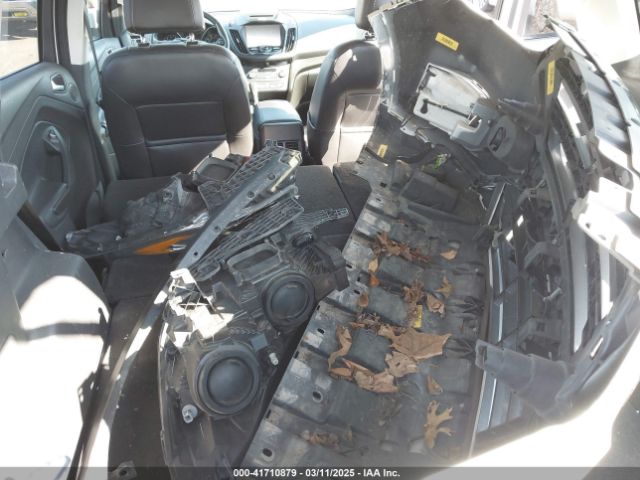 1FMCU0JD0HUC90100 Ford Escape Titanium