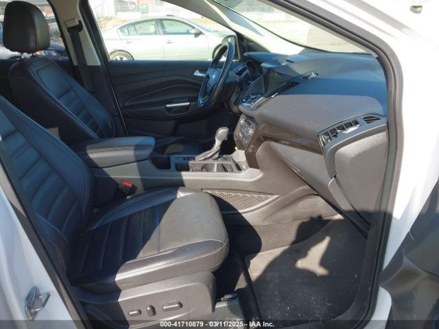 1FMCU0JD0HUC90100 Ford Escape Titanium