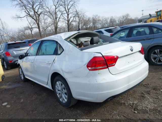 1VWAT7A33FC099429 Volkswagen Passat 1.8t Wolfsburg Edition