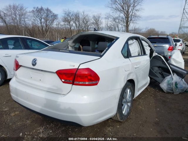 1VWAT7A33FC099429 Volkswagen Passat 1.8t Wolfsburg Edition