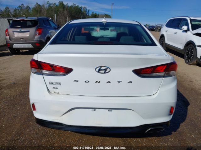 5NPE24AF5KH738070 Hyundai SONATA SE