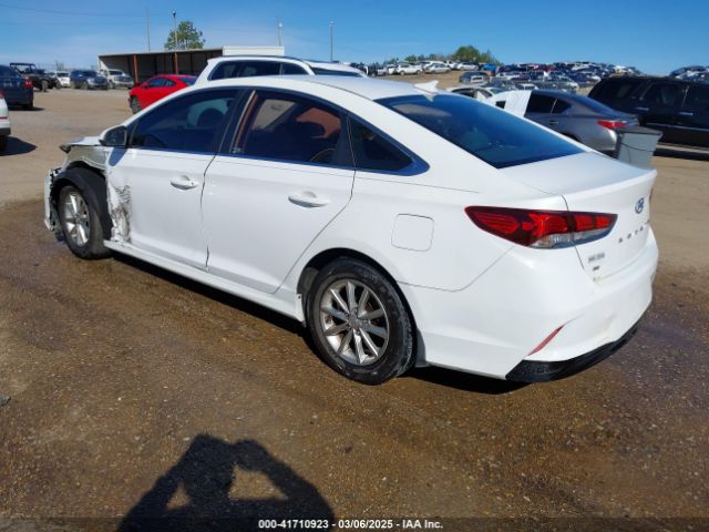 5NPE24AF5KH738070 Hyundai SONATA SE