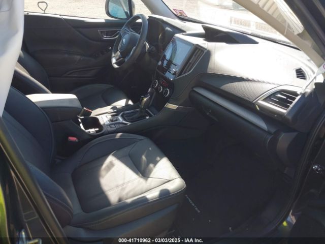 JF2SKAUC1KH583794 Subaru Forester Limited