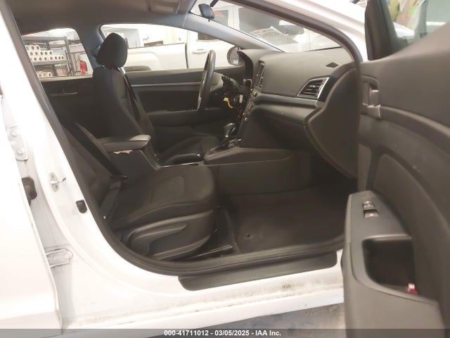 5NPD84LF5JH363092 Hyundai ELANTRA SEL