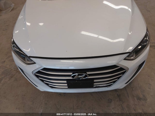 5NPD84LF5JH363092 Hyundai ELANTRA SEL