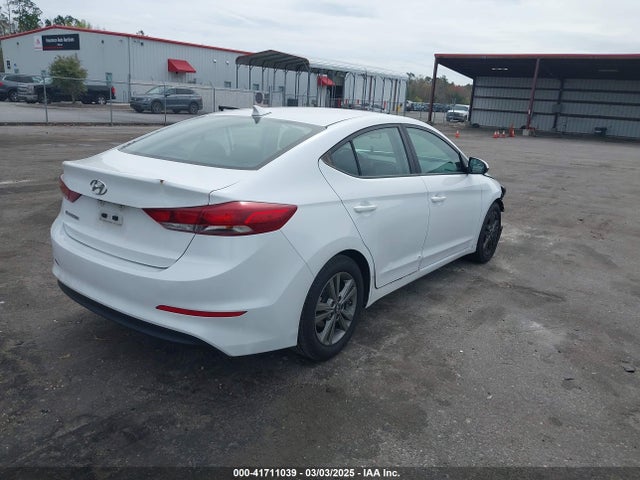 5NPD84LF0JH319128 Hyundai ELANTRA SEL