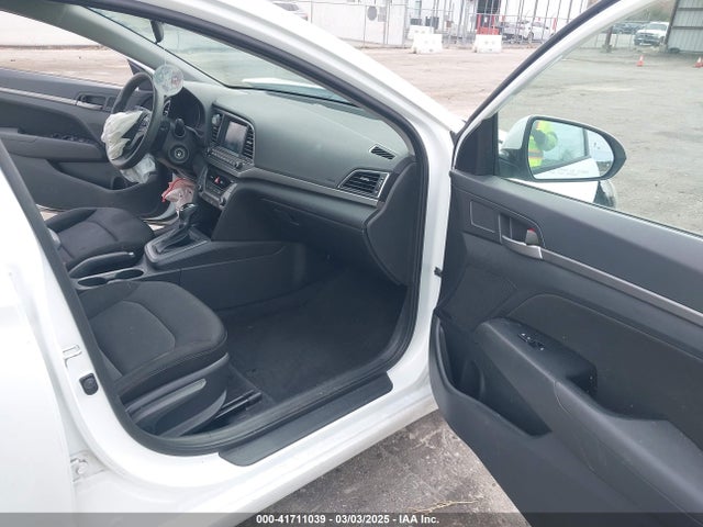 5NPD84LF0JH319128 Hyundai ELANTRA SEL
