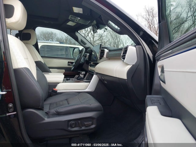 7SVAAABA2RX040362 Toyota Sequoia Capstone