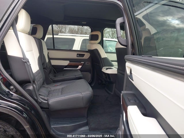 7SVAAABA2RX040362 Toyota Sequoia Capstone
