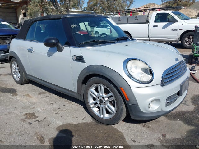 2011 MINI COOPER WMWZN3C57BT133094 Photo 0