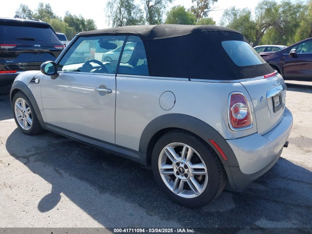 2011 MINI COOPER WMWZN3C57BT133094 Photo 2