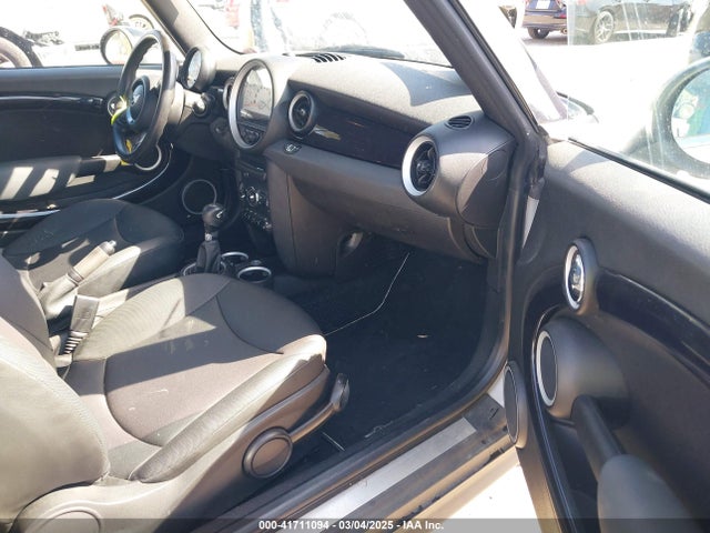 2011 MINI COOPER WMWZN3C57BT133094 Photo 4