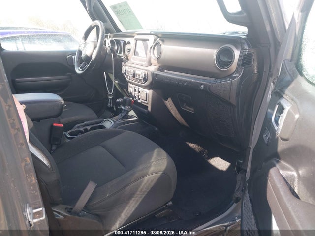 1C4HJXDG2LW335228 Jeep Wrangler Unlimited Sport S 4x4