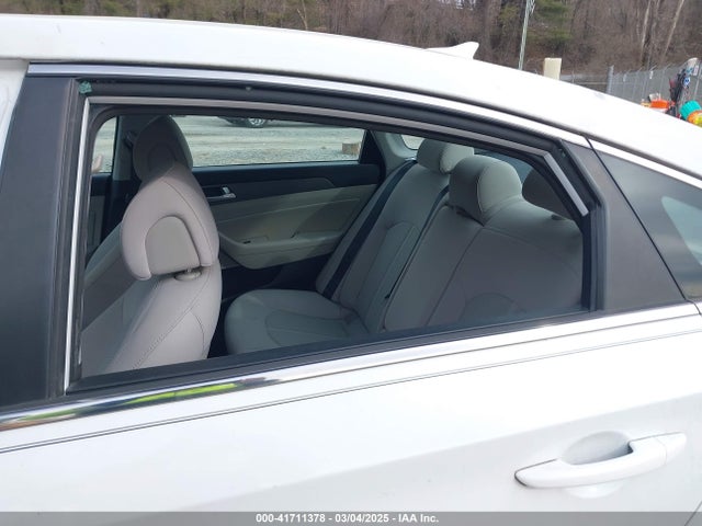 5NPE24AF5FH010559 Hyundai SONATA SE