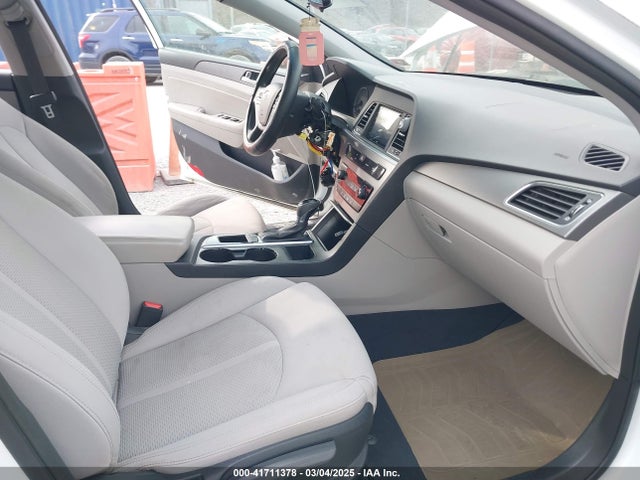 5NPE24AF5FH010559 Hyundai SONATA SE