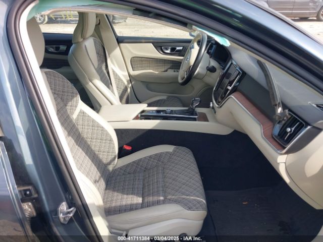 2019 VOLVO V60 YV1A22SKXK1338683 Photo 4