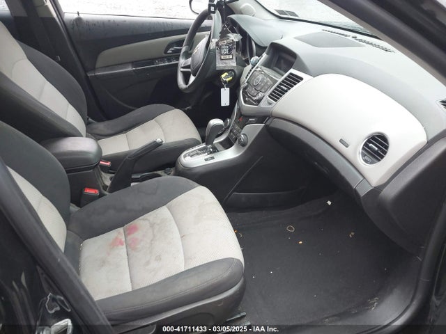 1G1PA5SG8F7280830 Chevrolet Cruze Ls Auto