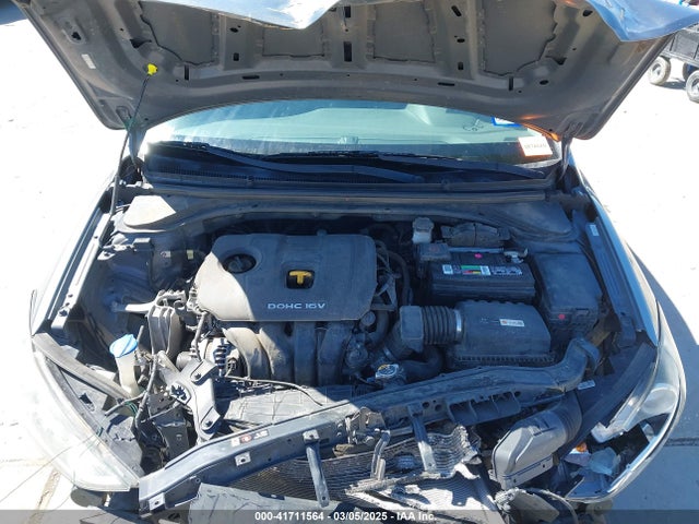 KMHD74LFXJU599905 Hyundai ELANTRA SE
