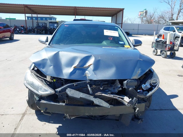 KMHD74LFXJU599905 Hyundai ELANTRA SE
