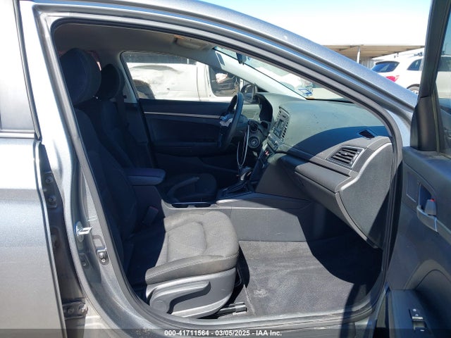 KMHD74LFXJU599905 Hyundai ELANTRA SE
