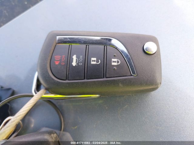 5YFB4MDE1PP011566 Toyota COROLLA LE
