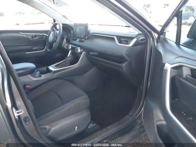2T3H1RFV0MC099056 Toyota RAV4 LE