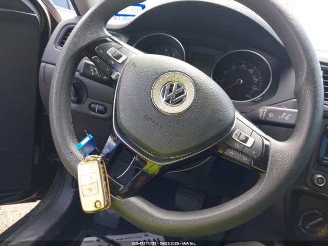 3VW2K7AJ0FM218574 Volkswagen Jetta 2.0l S
