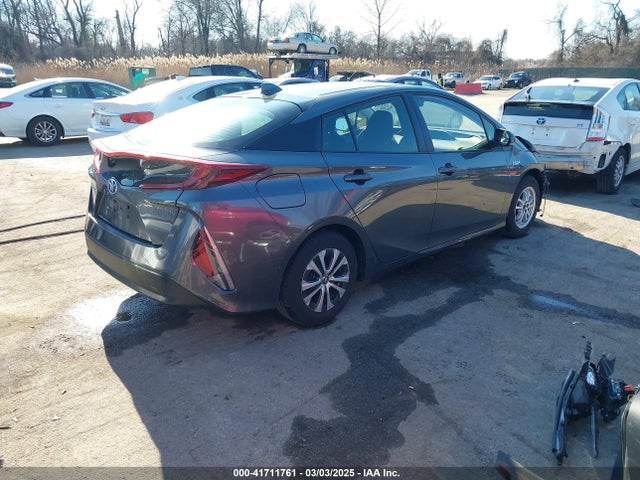 JTDKAMFP0M3176097 Toyota Prius Prime Le