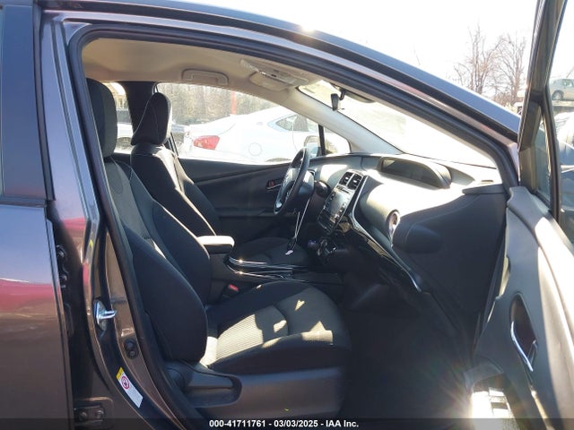 JTDKAMFP0M3176097 Toyota Prius Prime Le