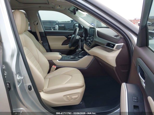 5TDGZRAH8NS090208 Toyota Highlander Xle