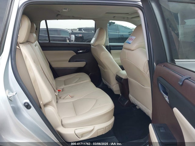 5TDGZRAH8NS090208 Toyota Highlander Xle