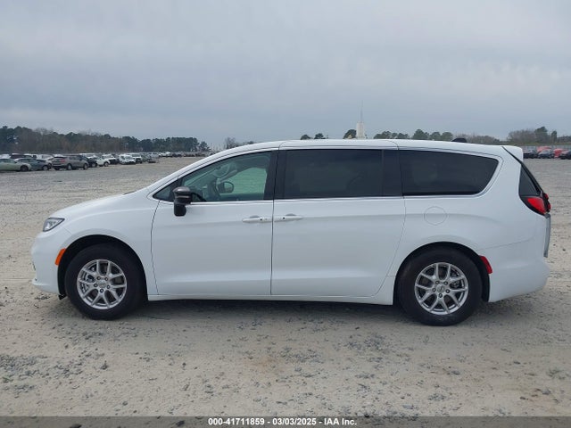 Chrysler Pacifica Touring L 2024 2C4RC1BG8RR167501 Image 14