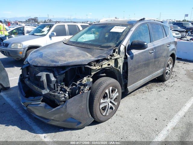 2T3ZFREV1GW294626 Toyota RAV4 LE